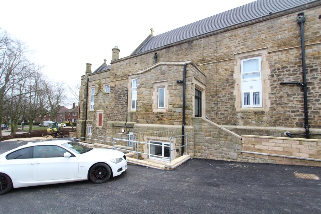 Main image of property: Flat 3 102 Chaucer Close, Sheffield, S5