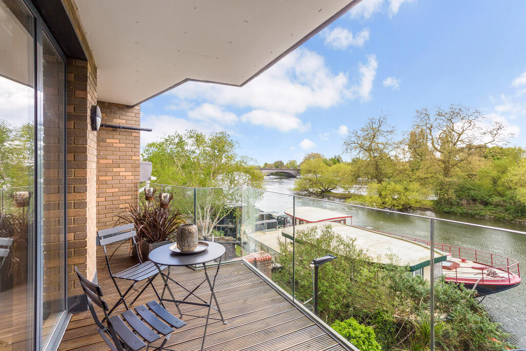 Main image of property: Kew Bridge Road, Brentford, TW8