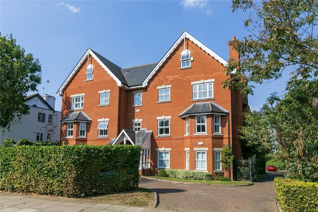 Main image of property: Sheen Road, Richmond, TW10