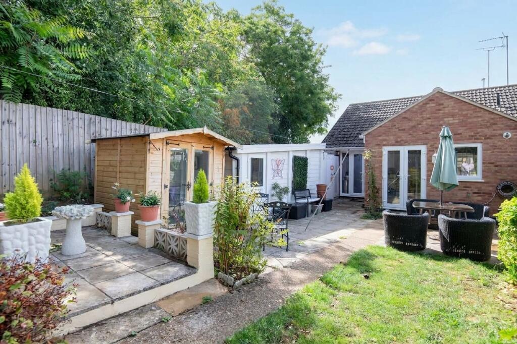 Main image of property: Oakway, Wellingborough, NN8