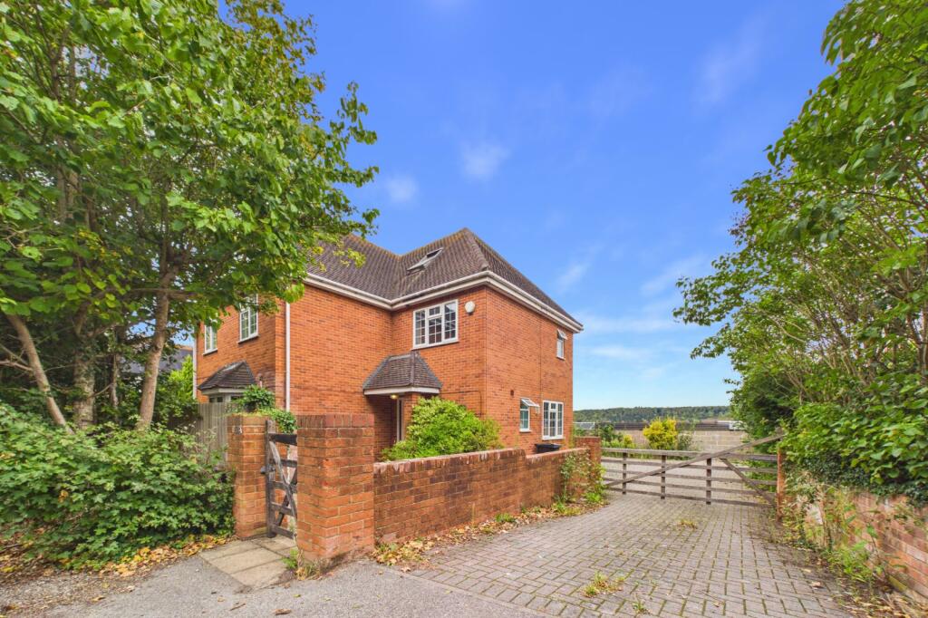Main image of property: Purley Rise, Purley on Thames, Reading, Berkshire, RG8