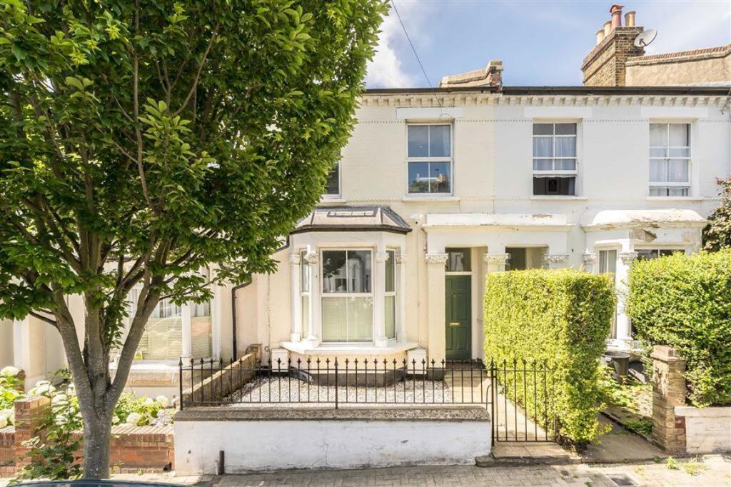 Main image of property: Alderbrook Road, Balham