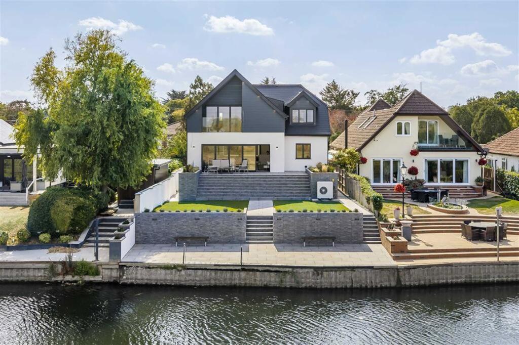 Main image of property: Park Avenue, Wraysbury