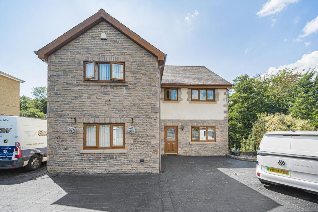 Main image of property: Gelligron Road, Pontardawe, Swansea, SA8 4NP