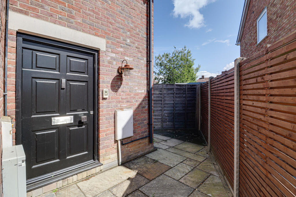 Main image of property: Kinsbourne Close, Harpenden, Hertfordshire, AL5