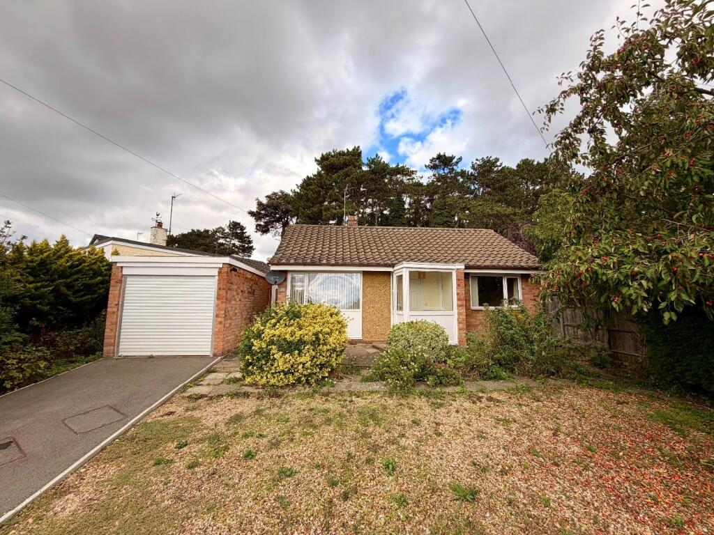 Main image of property: Lindale Close, Spinney Hill, Northampton NN3