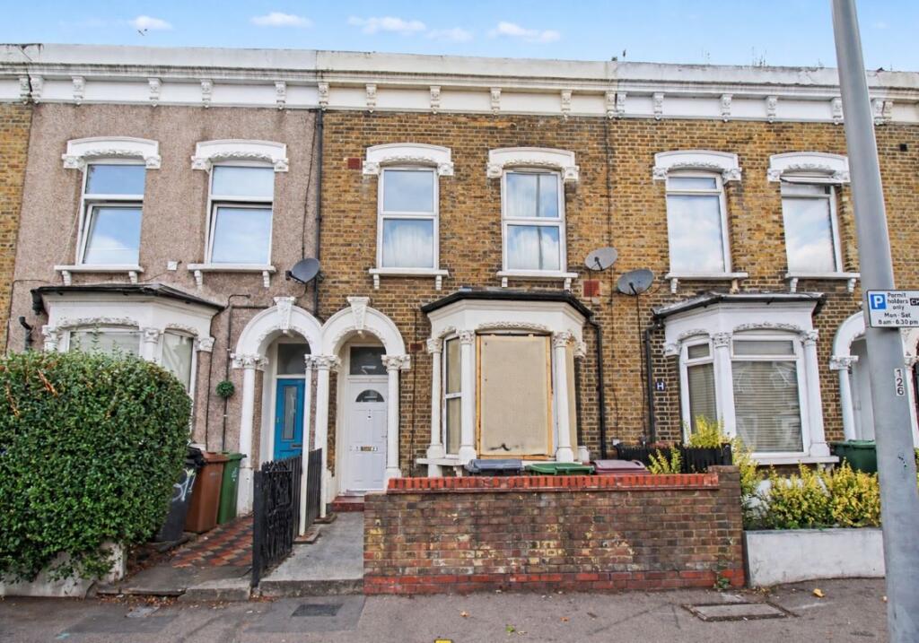 Main image of property: Ground Floor Flat, 393 High Road Leytonstone, London, E11 4JT