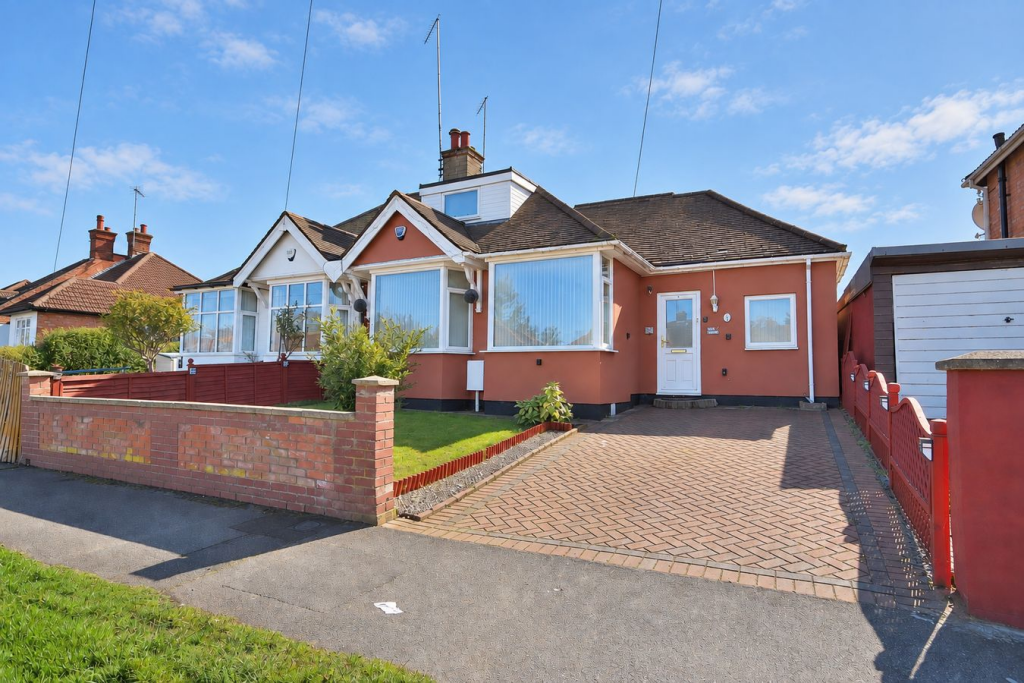 Main image of property: Fairway, Northampton, NN2