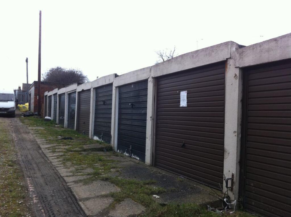 Main image of property: GARAGE 1, DEWSBURY ROAD, LEEDS, LS11 7BU.