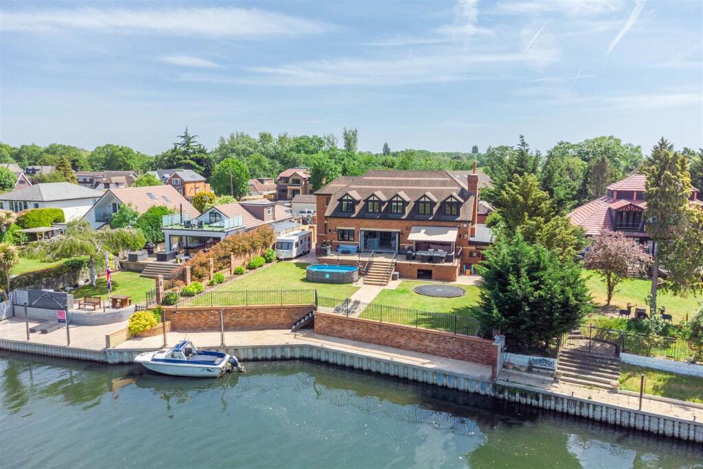 Main image of property: The Avenue, Wraysbury, Staines-Upon-Thames