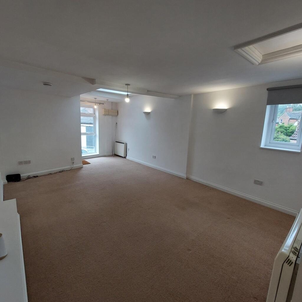 Main image of property: Flat 4, 10 Marlborough Street, Faringdon, Oxfordshire SN7 7JP