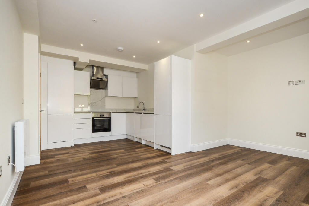 Main image of property: High Street, Rickmansworth, Hertfordshire, WD3