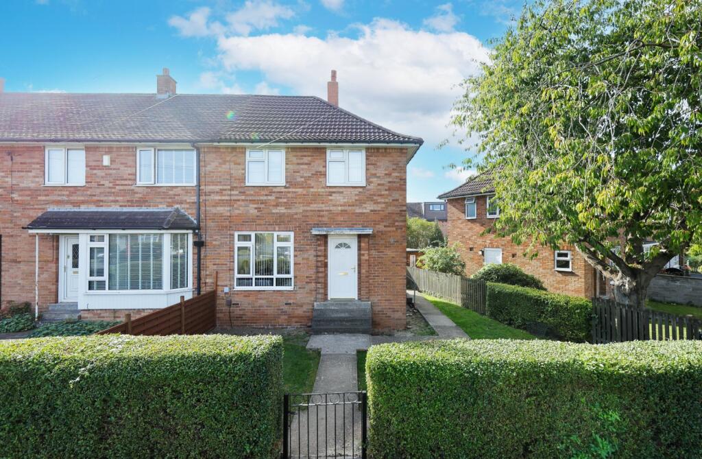 Main image of property: Fillingfir Walk, Leeds, West Yorkshire, LS16