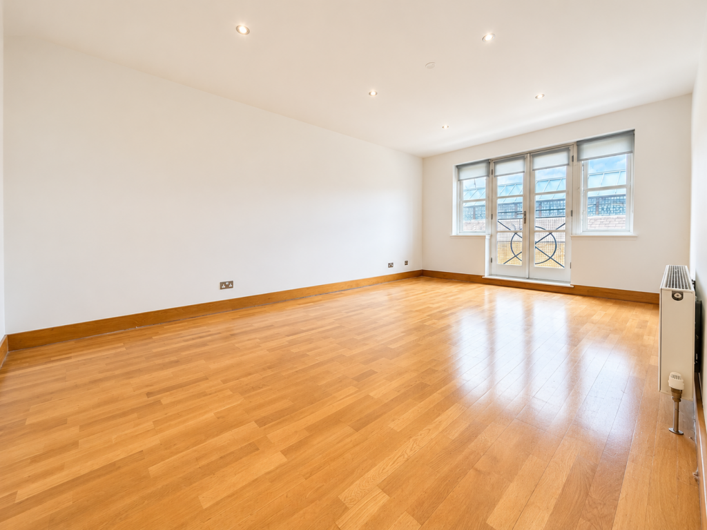 Main image of property: Kingsley Mews, Wapping Lane, E1W