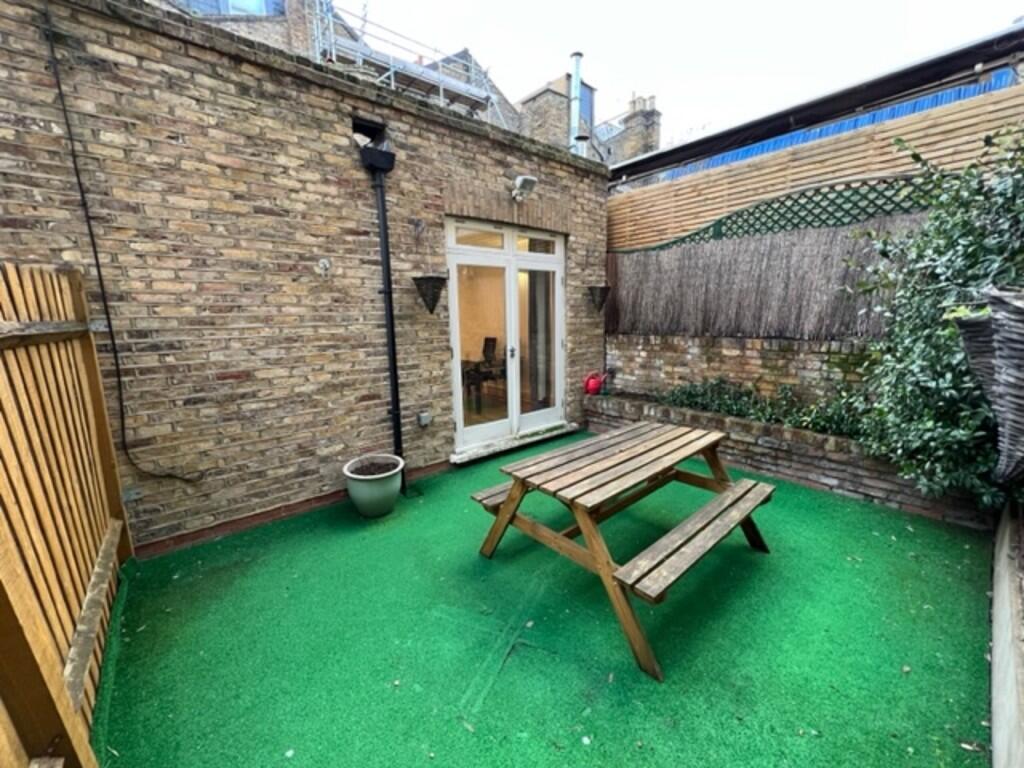 Main image of property: Navigator Square, London