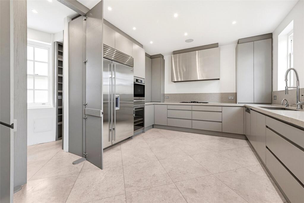 Main image of property: Mores Garden, Cheyne Walk, London, SW3