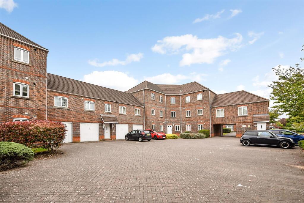 Main image of property: Denning Mead, Andover