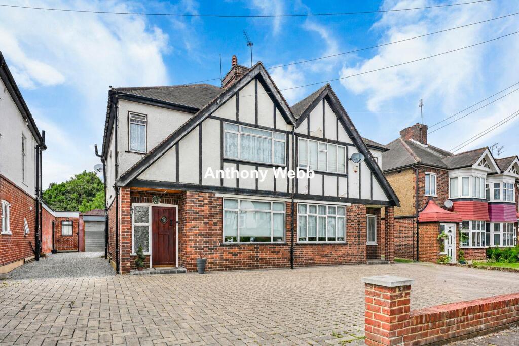 Main image of property: Greenway, Southgate, N14