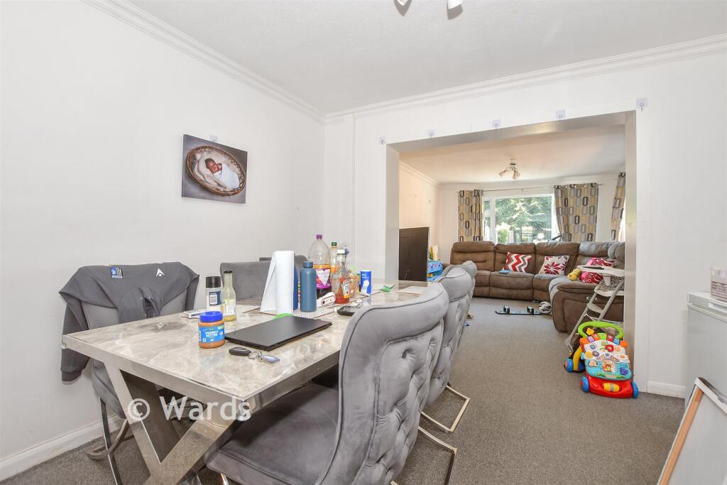 Main image of property: The Avenue, Greenacres, Aylesford, Kent