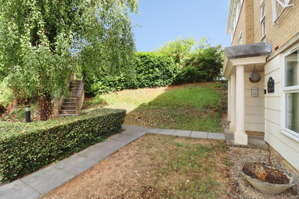 Main image of property: Lake View, Alcove Road, Fishponds, Bristol, BS16