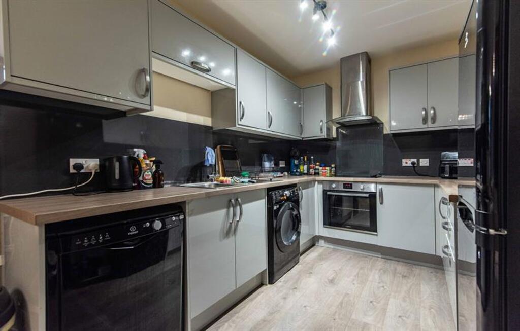 Main image of property: Flat 4 Equitable House, 5-7 South Parade, NG1