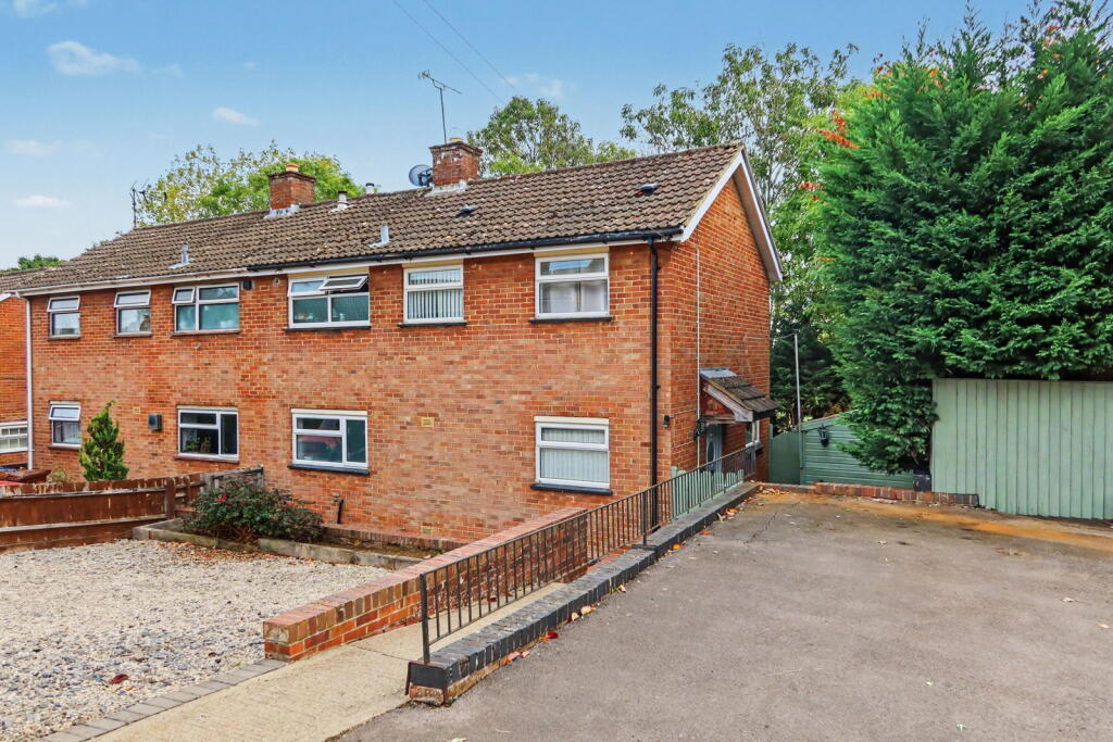 Main image of property: Mascord Road, Banbury OX16 0NQ