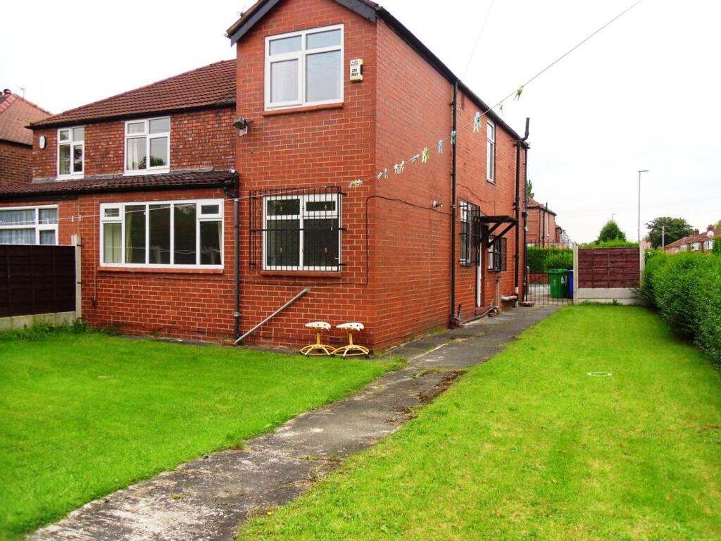 Main image of property: £129pppw, School Grove, Withington, M20 4RT