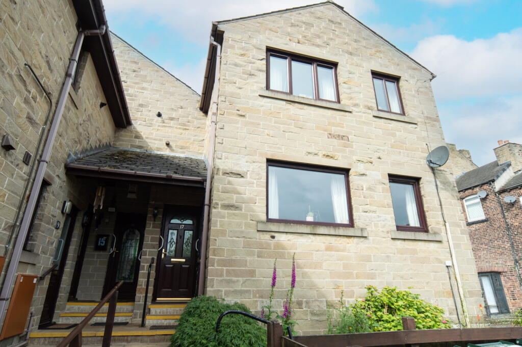 Main image of property: 17 Hudroyd, Almondbury, HD5 8RZ