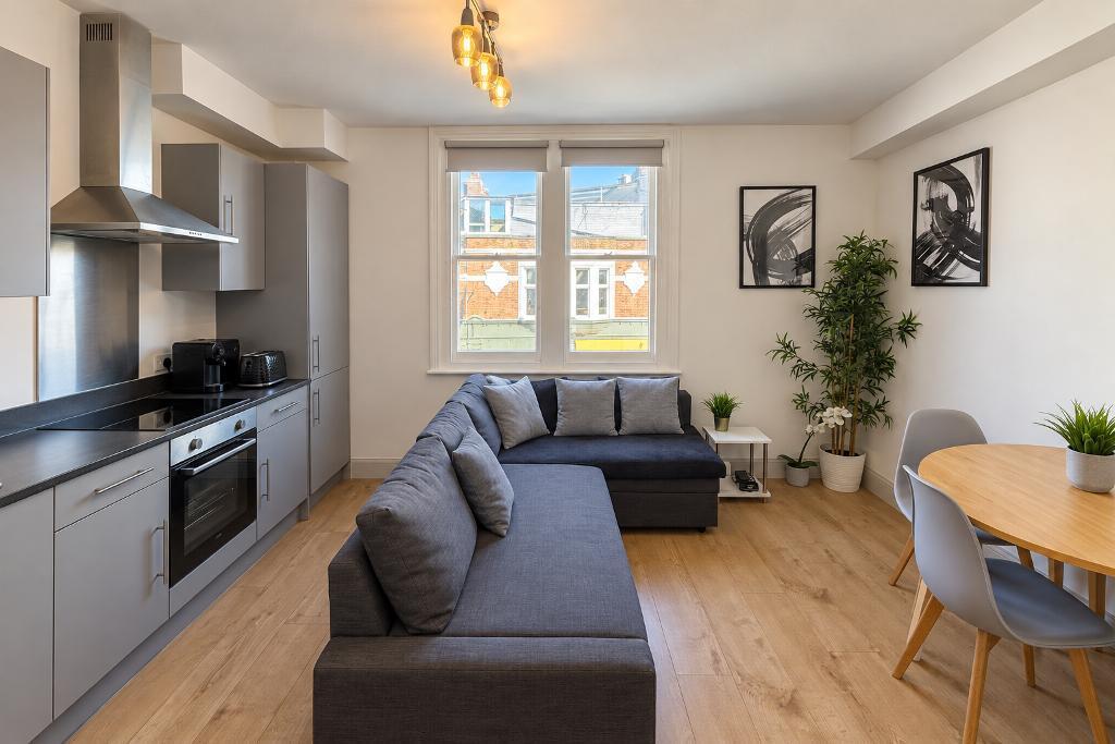 Main image of property: 165 Upper Richmond Road, London, SW15 6SE