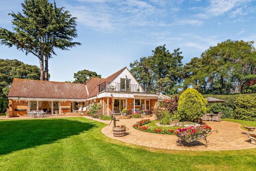Main image of property: Beacon Hill, CM8