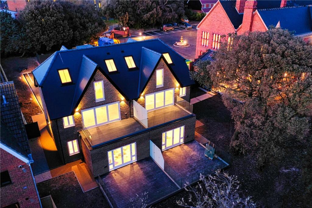 Main image of property: Courtstairs Manor, Pegwell Road, Ramsgate, CT11