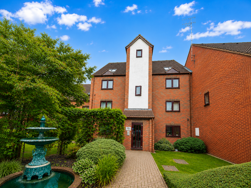 Main image of property: 8, Dunlin Wharf, Castle Marina, Nottingham, NG7