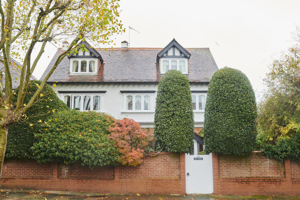 Main image of property: East Sheen Avenue, East Sheen, London
