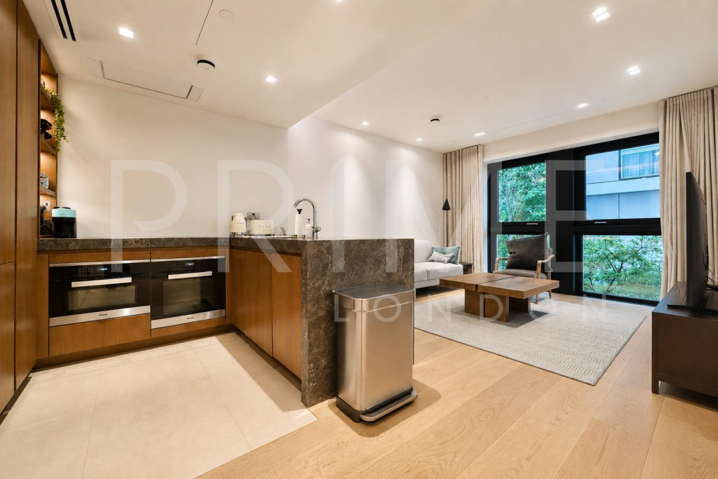 Main image of property: Lincoln Square, 18 Portugal Street, Holborn