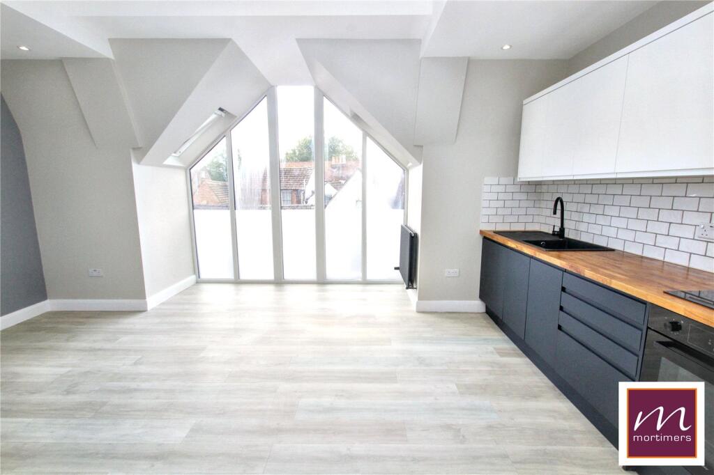 Main image of property: 23-25 Buckingham Street, Aylesbury, Buckinghamshire, HP20
