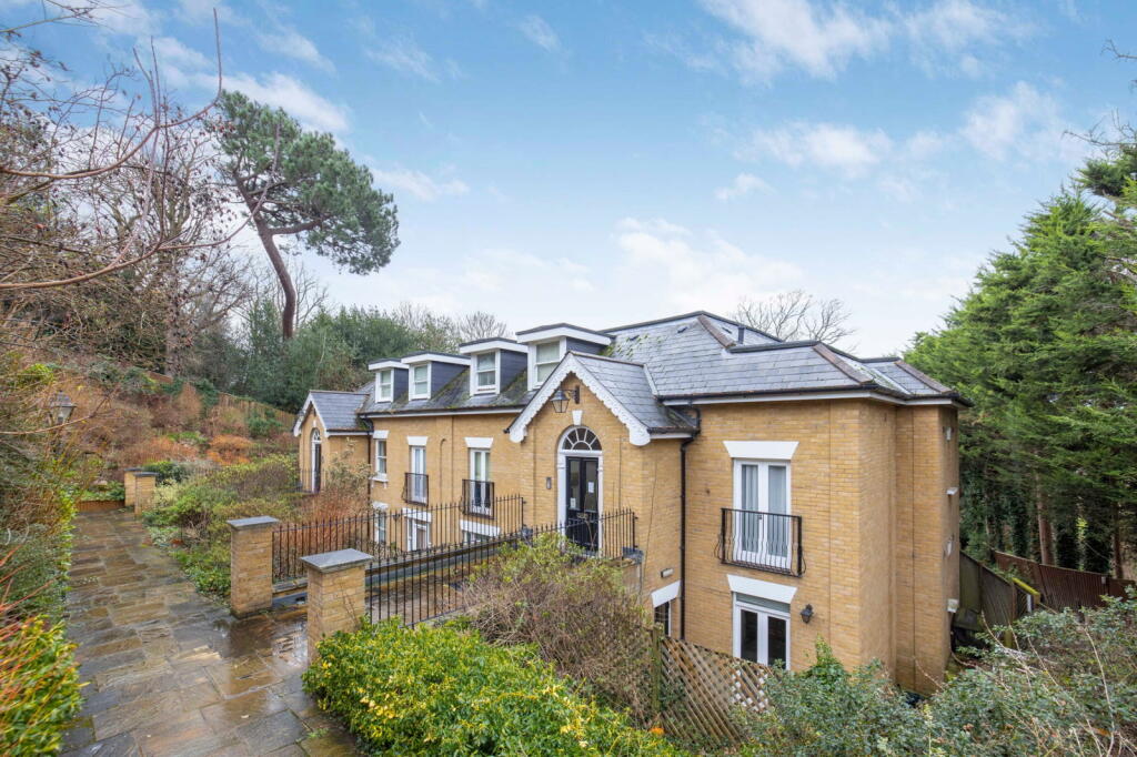 Main image of property: Beckenham Lane, Bromley, BR2 0DA