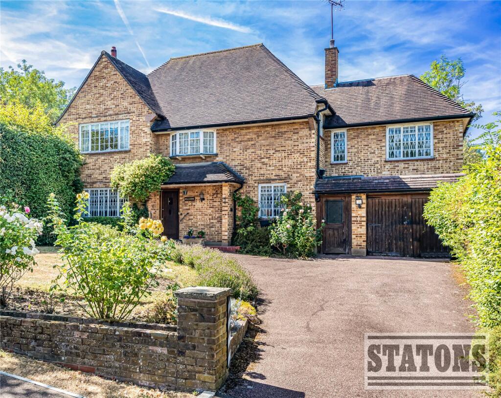 Main image of property: Northcliffe Drive, London, N20