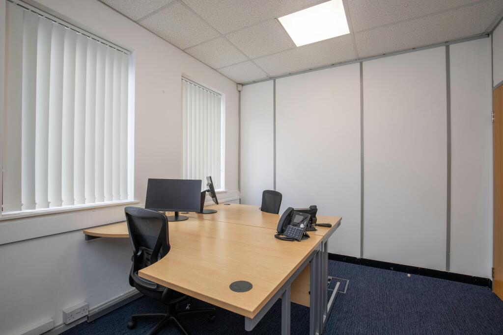 Office g (3-4 people).JPG