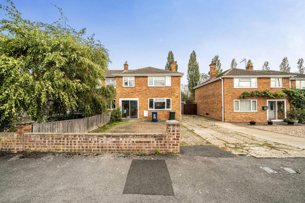 Main image of property: Hampden Drive, Kidlington, Oxfordshire