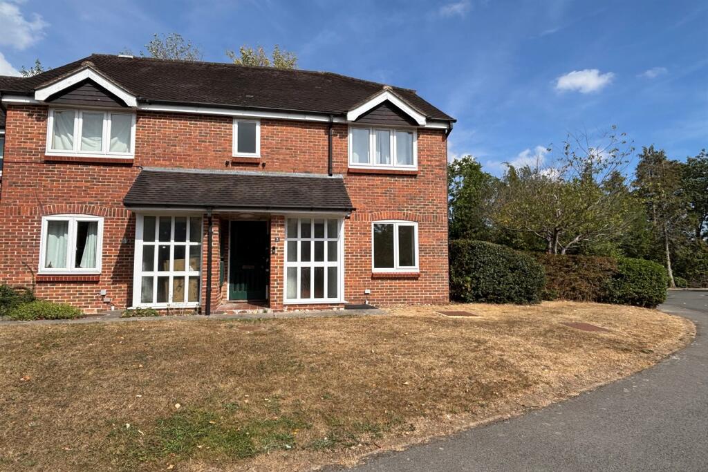 Main image of property: Oakwood Close, Midhurst, GU29