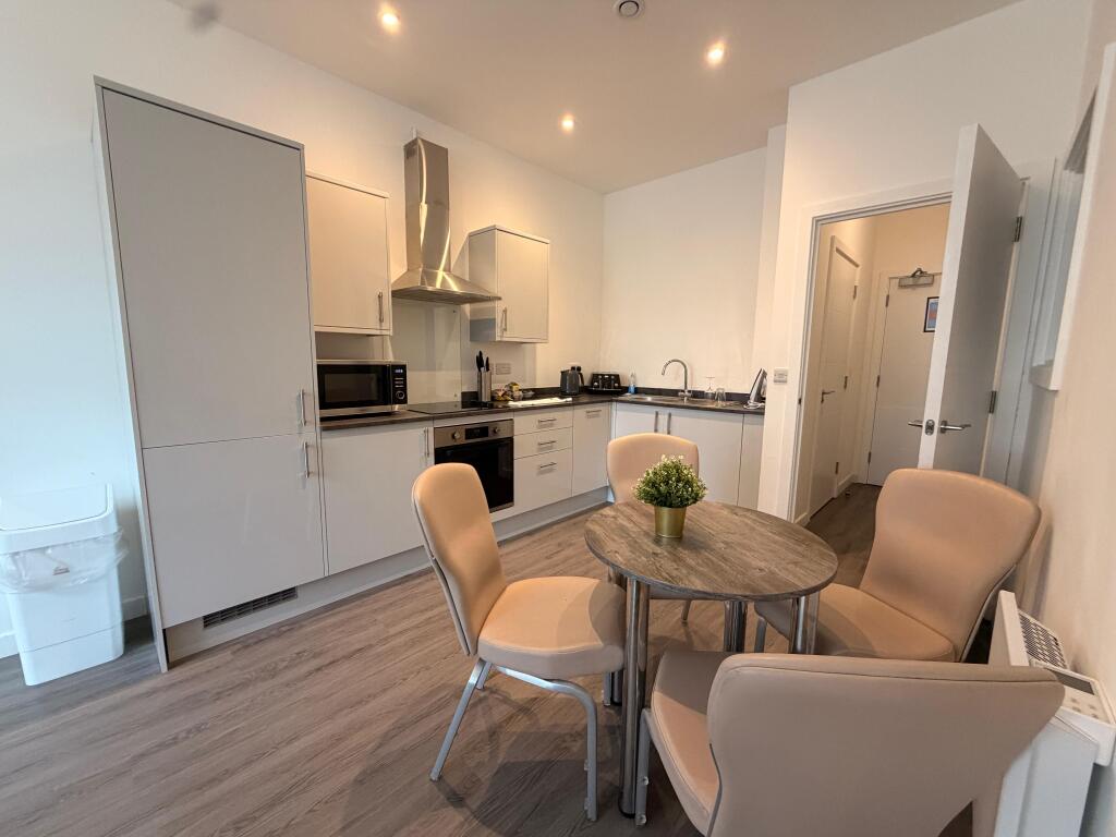 Main image of property: 28 Ascot House, Lynch Wood