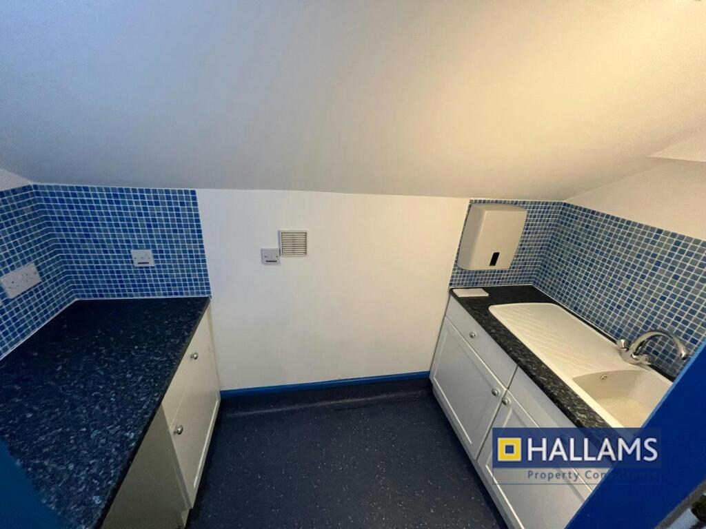 Suite 6 - Kitchenette