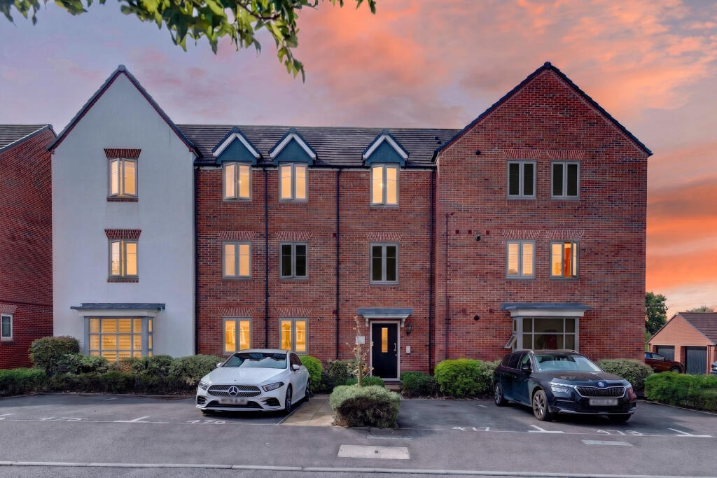 Main image of property: Ifould Crescent, Wokingham, RG40