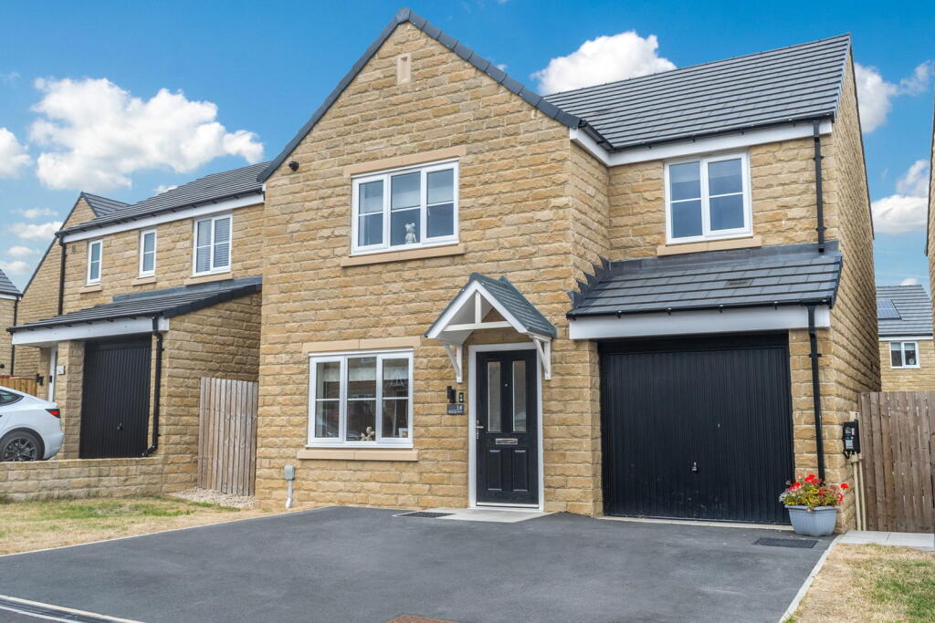 Main image of property: Weaving Mews, Skelmanthorpe, HD8