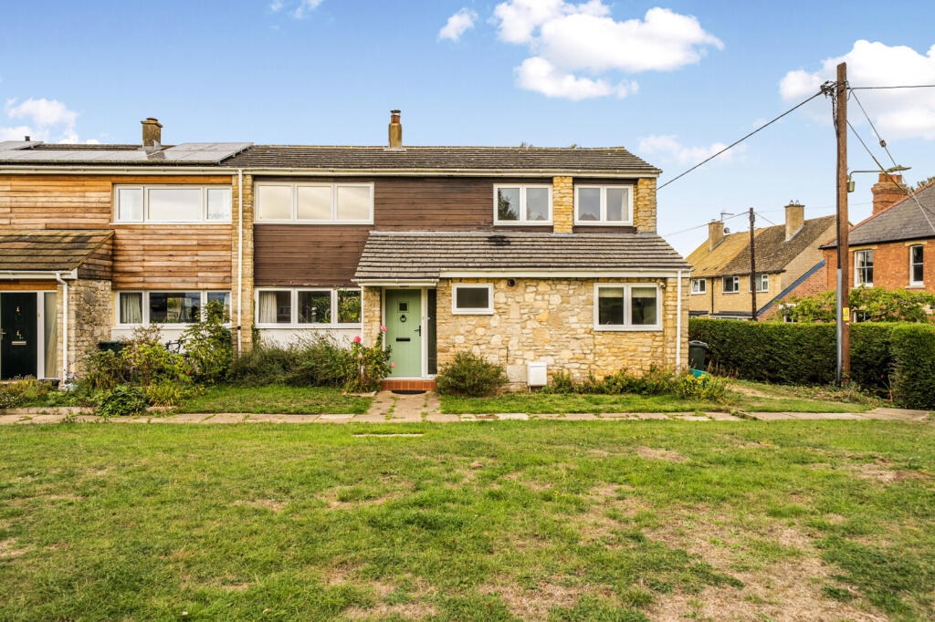 Main image of property: Hilltop Gardens, Islip, Kidlington
