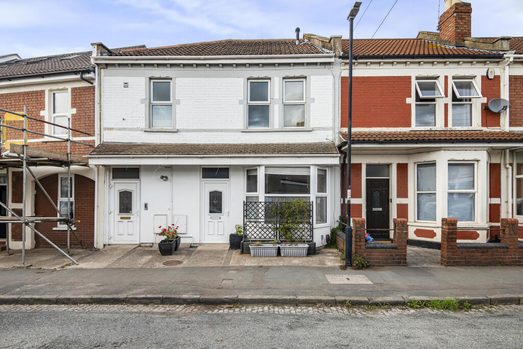 Main image of property: Ground Floor Flat, 39 Sandholme Road, Brislington, Bristol, BS4 3RP