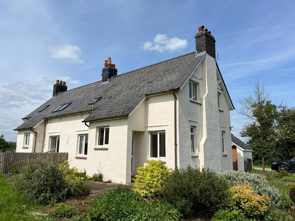 Main image of property: Leechpool Holdings, NP26 5UU