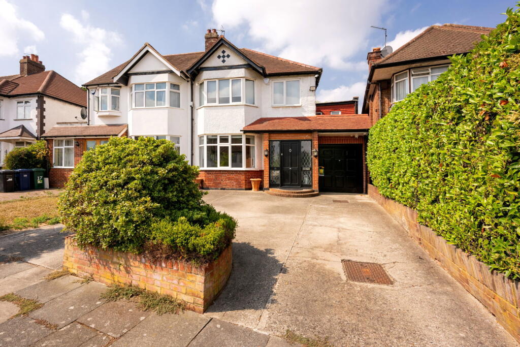Main image of property: Chatsworth Avenue, London