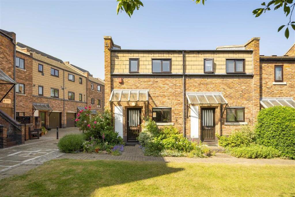 Main image of property: Prospect Place, Wapping