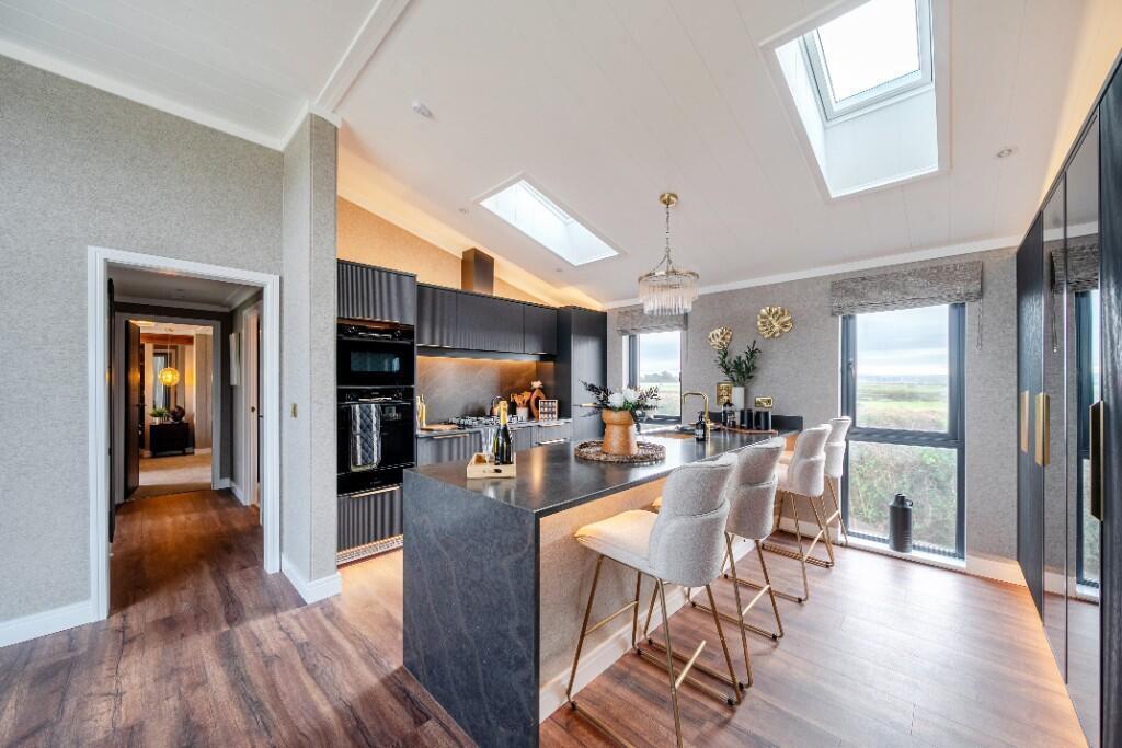 Main image of property: New Lane,
Milford-on-Sea, Lymington,
Hampshire,
SO41 0UQ